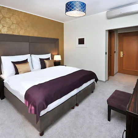 Hotel Aplend Perugia 3*