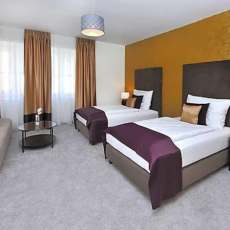 Aplend Perugia מלון 3*